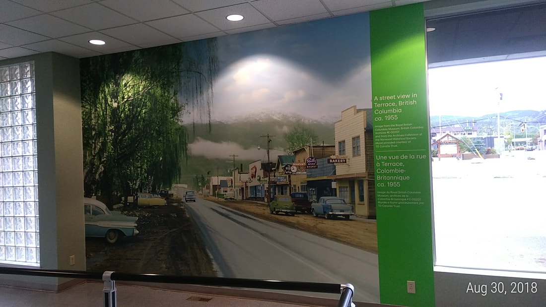 Mural of a 1955 street scene